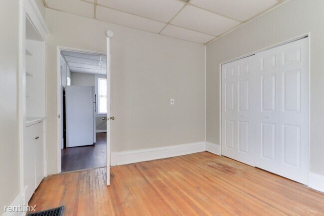Building Photo - 511 E Taylor St