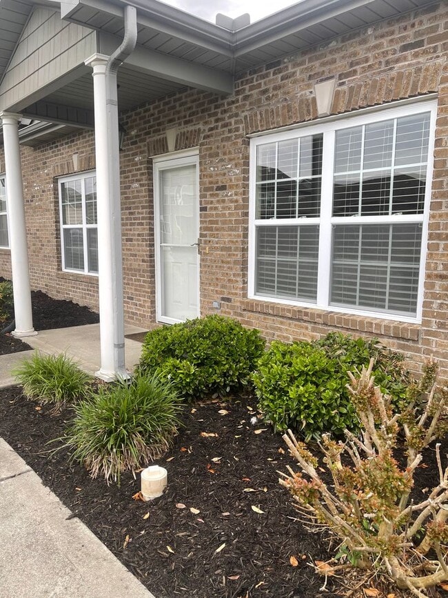 Building Photo - Charming 2 Bed, 2 Bath Home with Garage