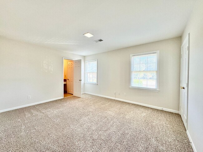 Building Photo - 5127 Lawndale Dr