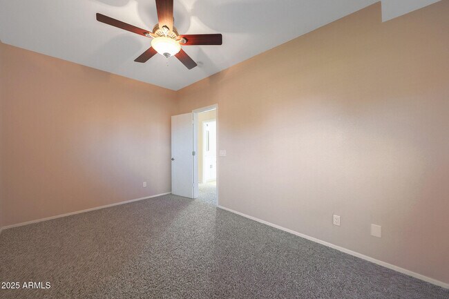 Building Photo - 4653 W Dublin St