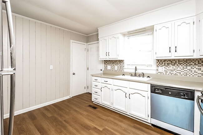 Building Photo - 1408 29th Ave