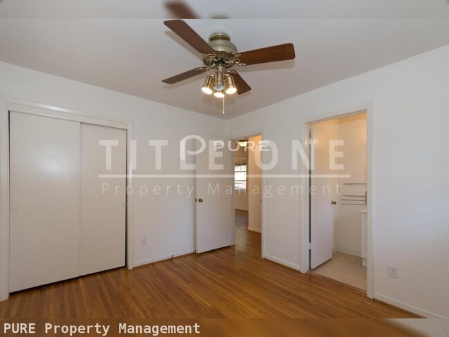 Building Photo - Price Drop Alert!   3 bed 1/5bath Home. Av...