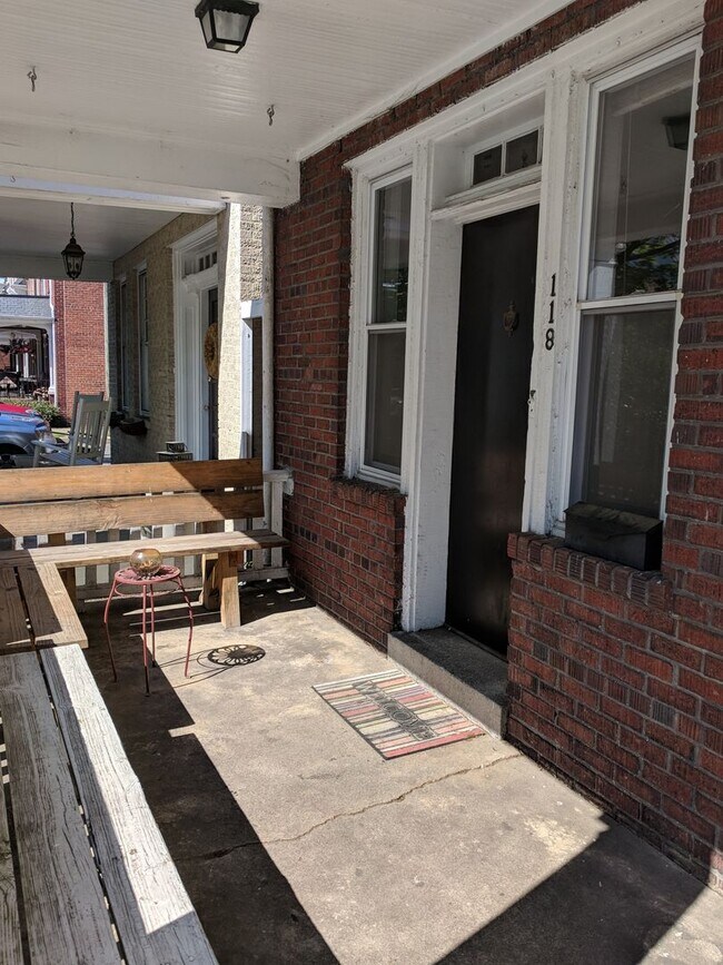 Building Photo - 118 S Colonial Ave