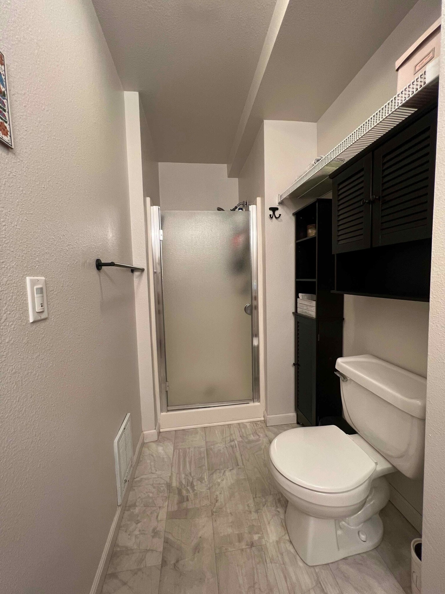 102 bathroom shower - 631 N Garden St