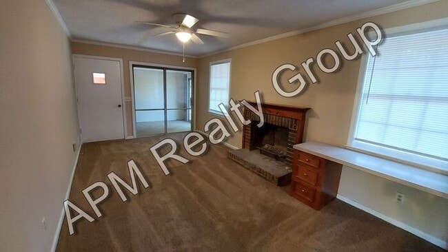 Building Photo - Large home in Southeast Columbia