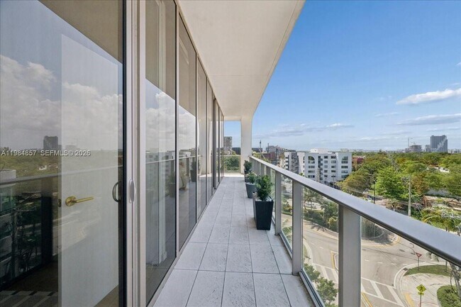 Building Photo - 2678 Tigertail Ave