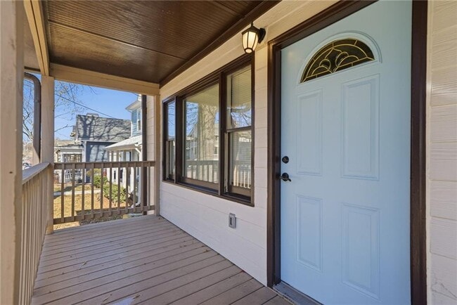 Building Photo - 698 Garibaldi St SW