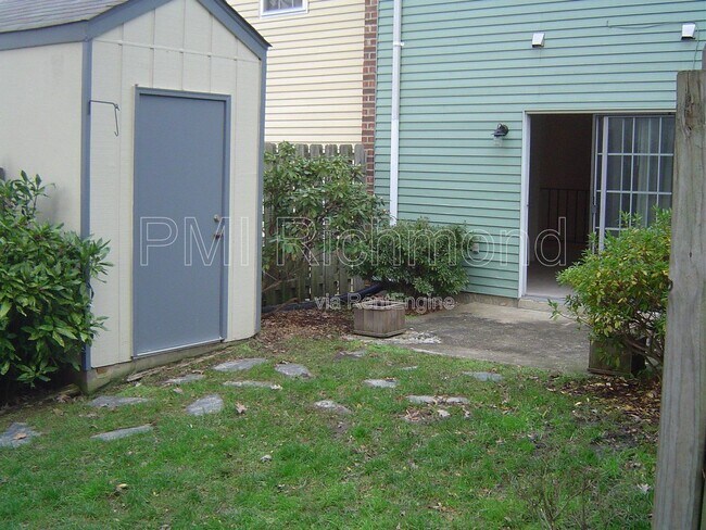 Building Photo - 1623 Congressional Ct