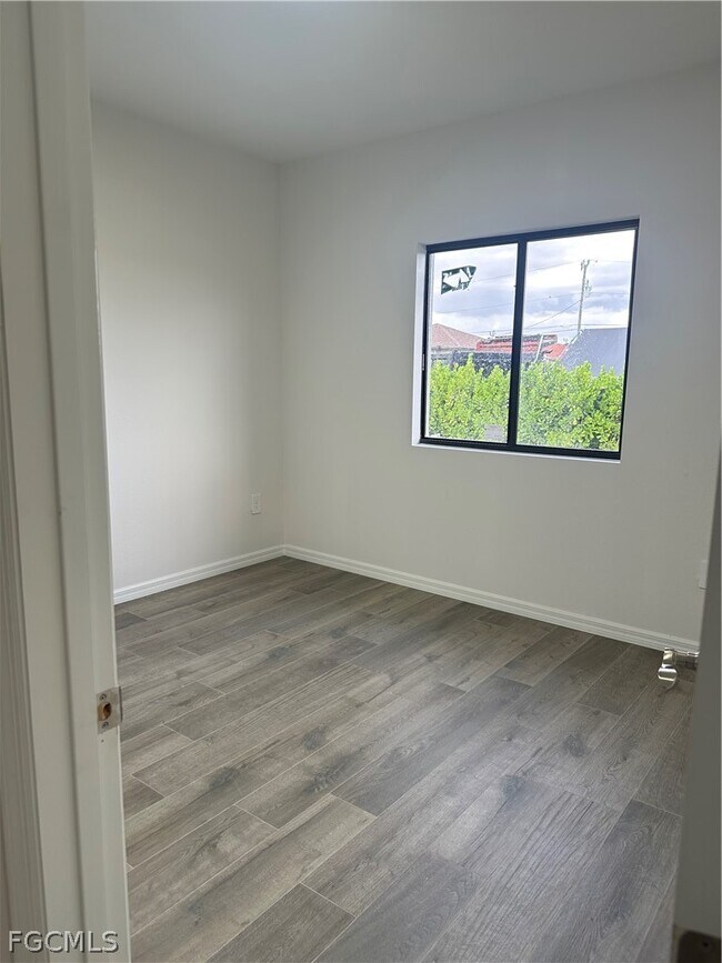 Building Photo - 2329 NW 27th Ave