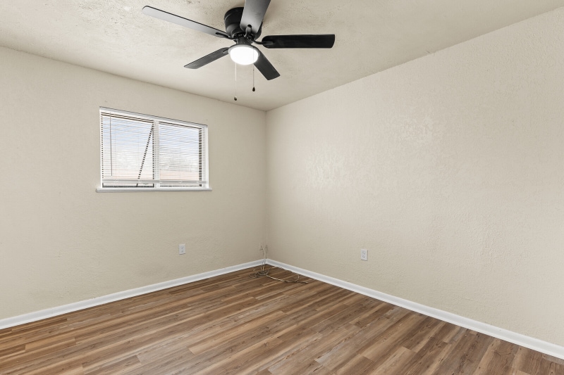 Building Photo - 316 S Barbara St