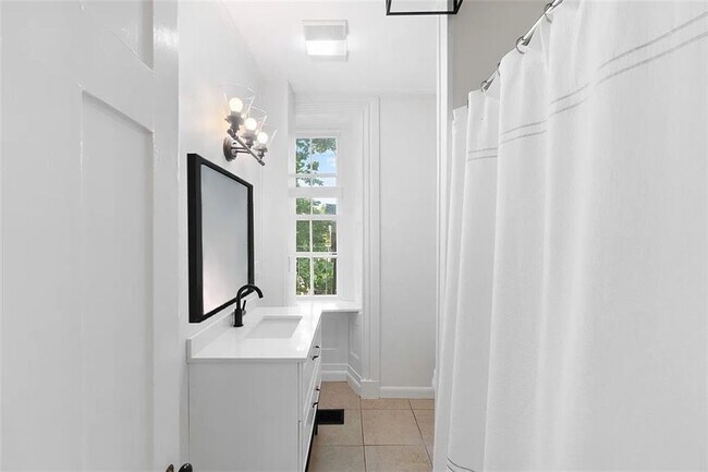 Building Photo - 77 Coggeshall Ave