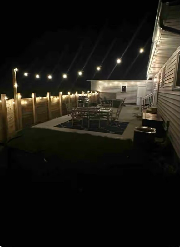 Building Photo - 2245 Lakeshore Dr