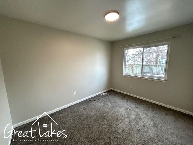 Building Photo - Lovely 3 Bedroom 1 Bathroom now available for rent