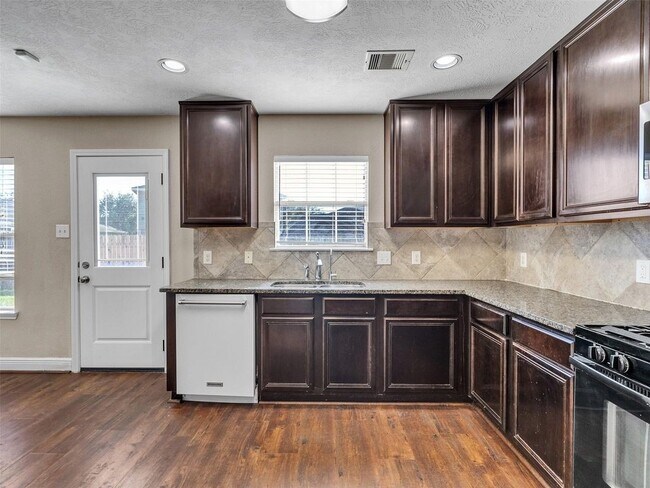 Building Photo - 16327 Morgan Willow Ln