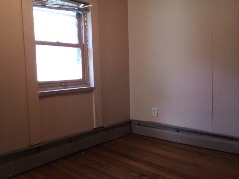 Building Photo - 2611 13th Ave S