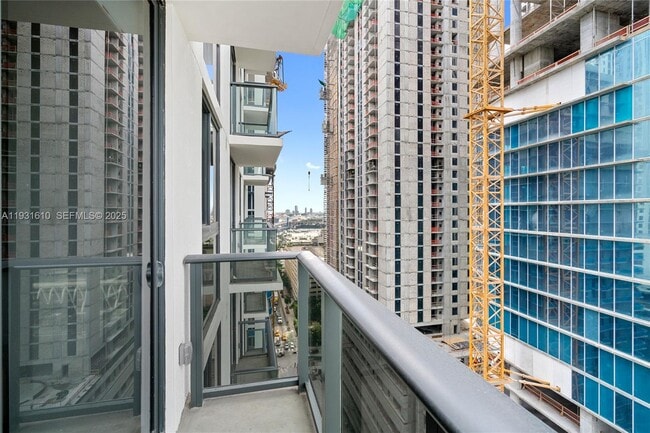 Building Photo - 11 NE 6th St