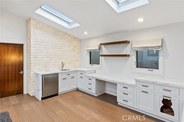 Building Photo - 518 Marigold Ave