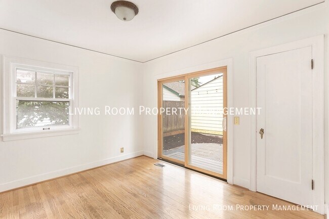 Building Photo - 5905 NE 33rd Ave