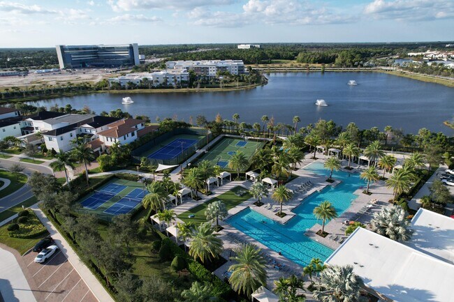 Building Photo - 2074 Dickens Terrace