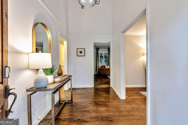 Building Photo - 1897 Mt Vernon Rd