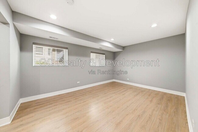 Building Photo - 27W180 Cooley Ave