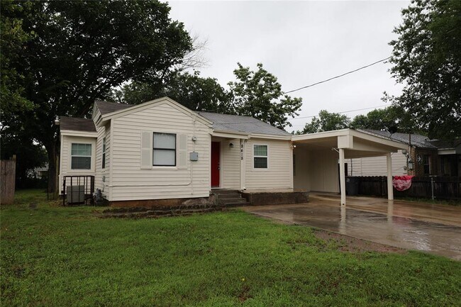 Building Photo - 8418 Grovecrest Dr