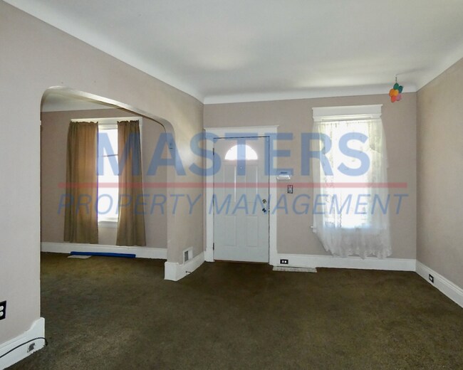 Building Photo - Beautiful Toledo 3 Bed House