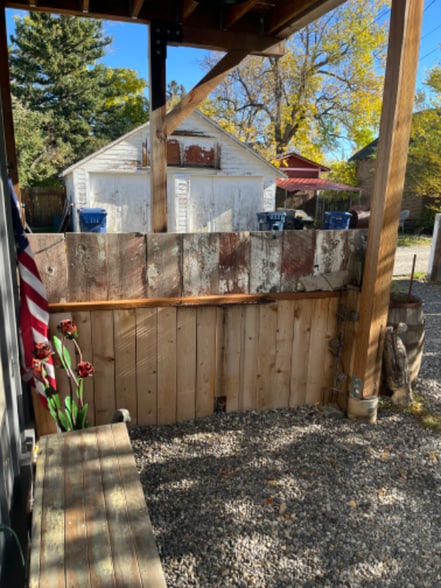 Building Photo - 123 1/2 S E St