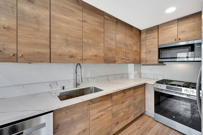 Building Photo - 2 bedrooms 1.5 baths home in San Diego FOR...