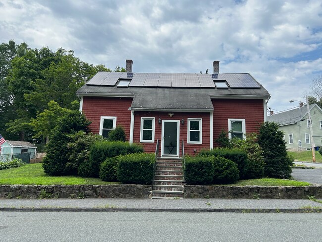 Primary Photo - 21 Cemetery St