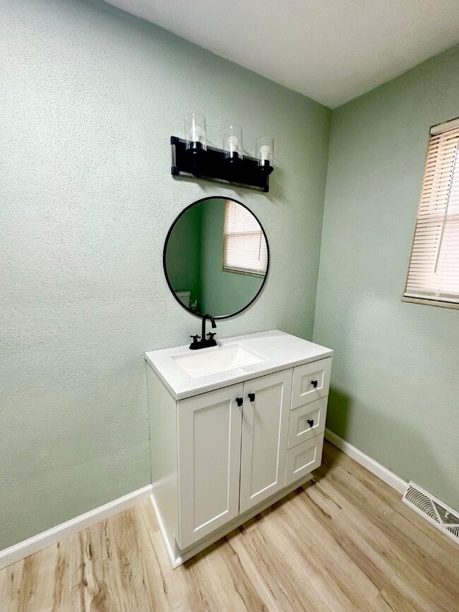 Building Photo - 5216 Bonita Blvd