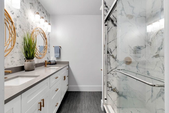 Building Photo - 428 W Swoope Ave