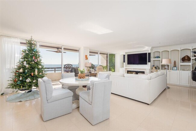 Building Photo - 5700 Mariner St