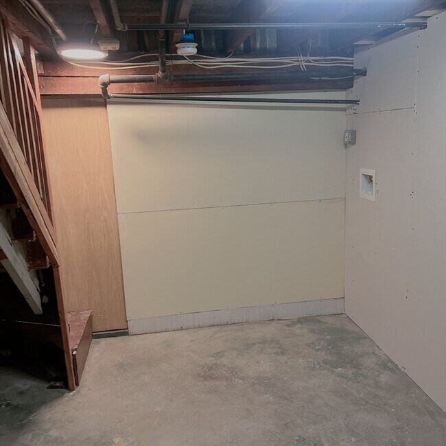 Building Photo - 20 Lenglen Rd