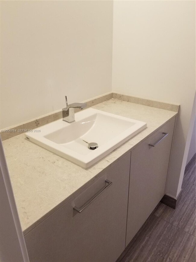 Building Photo - 1010 Brickell Ave