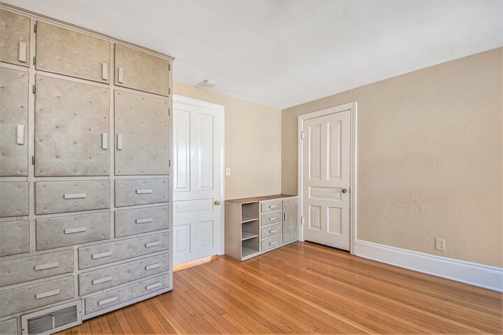 Building Photo - 144 College Ave NE