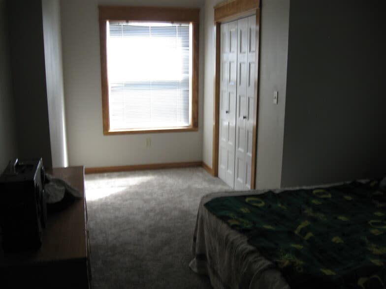 Building Photo - 500 S 5th St