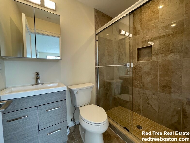 Building Photo - 1028a Commonwealth Ave