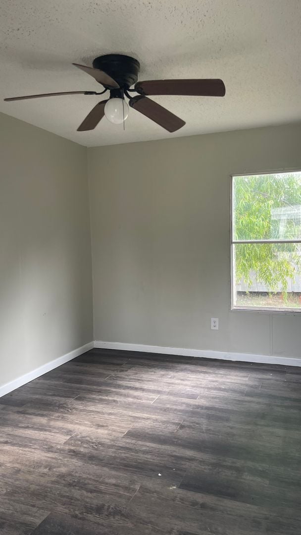 Building Photo - 3 Bed, 2 Bath Mobile Home! HUD ACCEPTED!