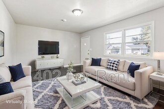 Building Photo - 3821 Saratoga St