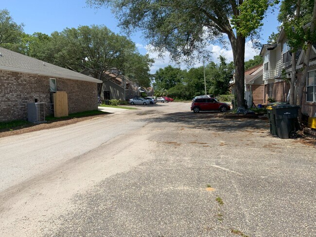 Building Photo - 943 Ashley Ln