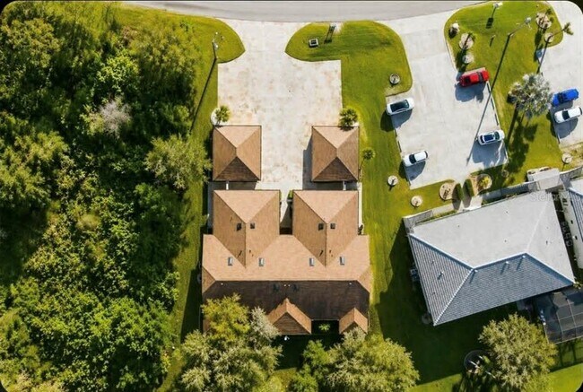 Building Photo - 1203 Saxony Cir