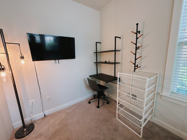 Building Photo - 225 Kepler Dr