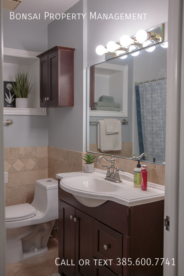Building Photo - 3281 E Fortuna Dr
