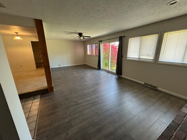 Building Photo - 4420 Larkdale Drive