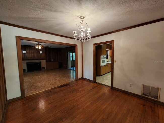 Building Photo - 4421 Newberry Rd