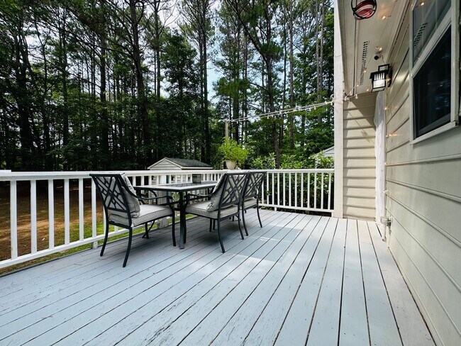 Building Photo - Beautiful 3 Bed, 2 Bath Home by Nature Preserve