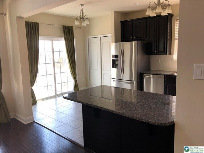 Building Photo - 6137 Valley Forge Dr