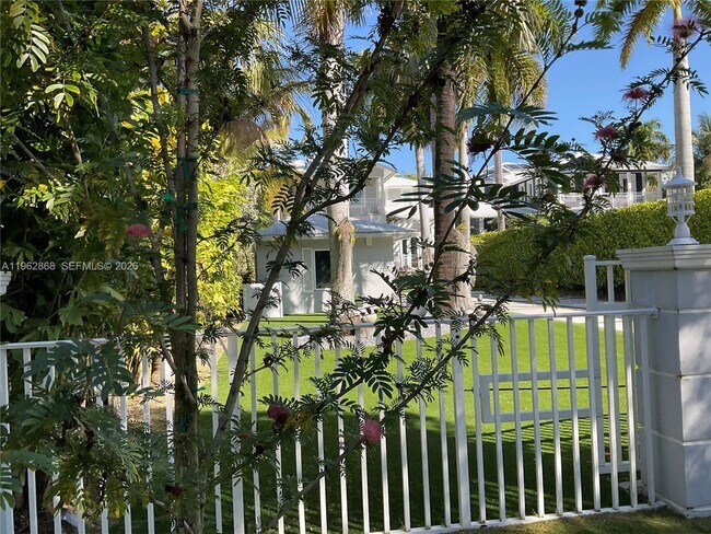 Building Photo - 745 NE 77th St