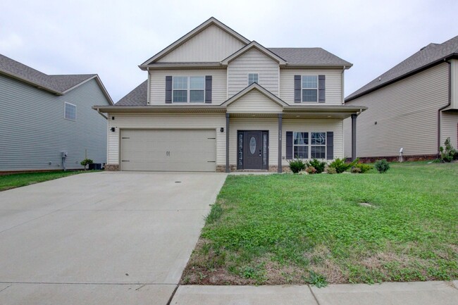 Building Photo - Spacious 4 bed 2.5 bath Clean with Fresh P...